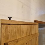 team-Tiny-House-Detail-Klapptisch-aus-Eiche-Massivholz