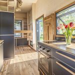 innenansicht-detailansicht-eines-tiny-house-on-wheels-aus-freiburg-im-breisgau